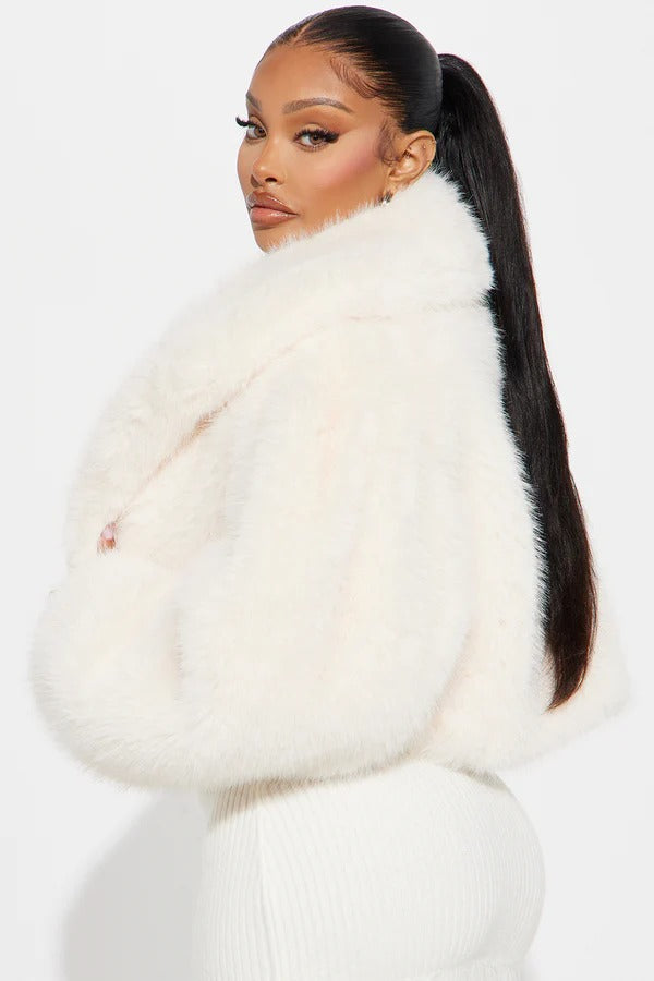 Manteau en fausse fourrure