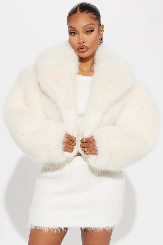 Manteau en fausse fourrure